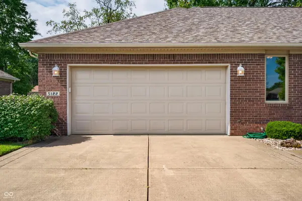 5122 Columbia DR, Columbus, IN 47203