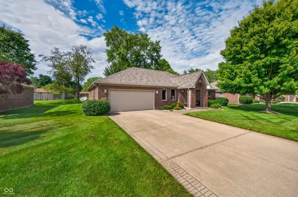5122 Columbia DR, Columbus, IN 47203