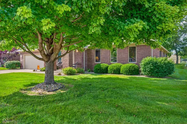 5122 Columbia DR, Columbus, IN 47203