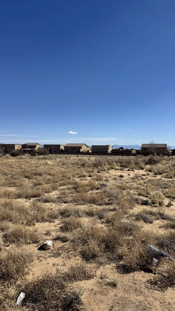 Azucena PL NW, Albuquerque, NM 87120