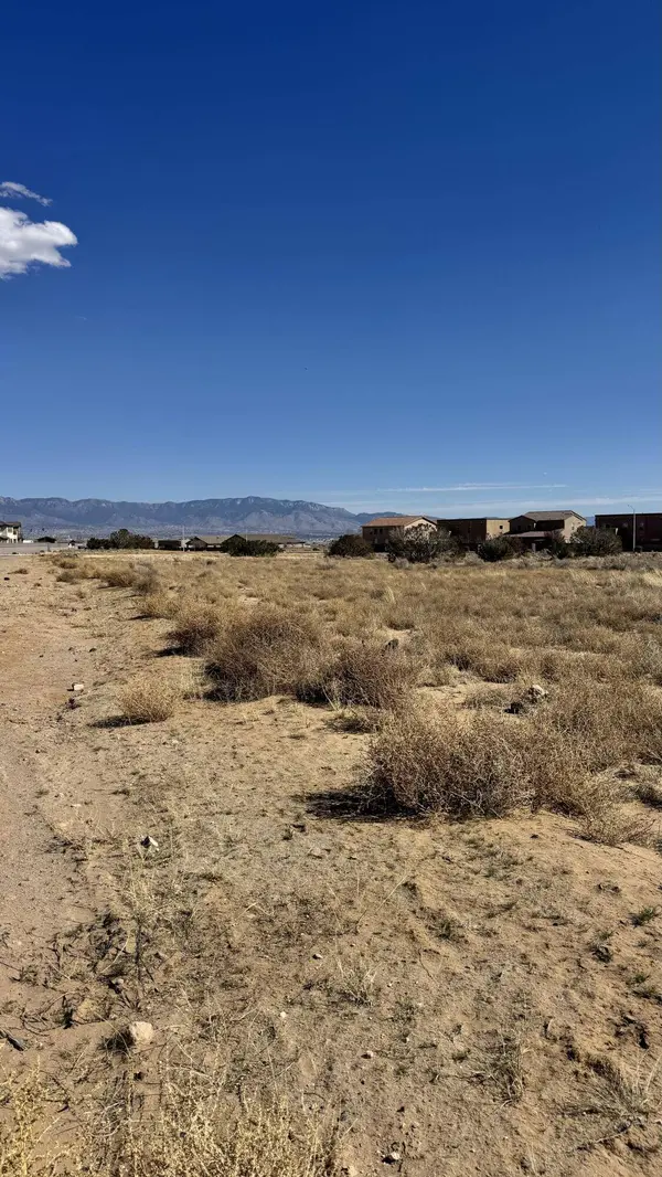 Azucena PL NW #20, Albuquerque, NM 87120