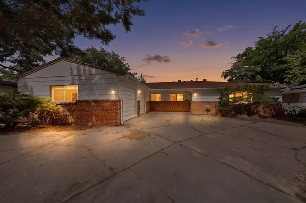 2825 Las Cruces RD NE, Albuquerque, NM 87110