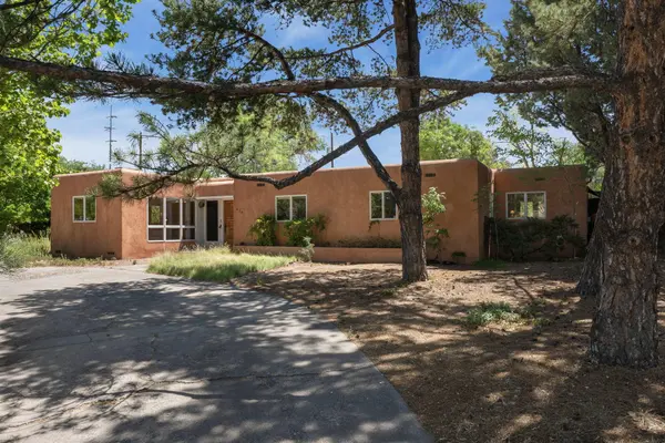 414 Vassar DR NE, Albuquerque, NM 87106