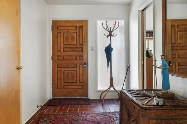 414 Vassar DR NE, Albuquerque, NM 87106
