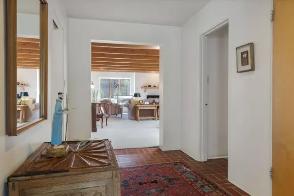 414 Vassar DR NE, Albuquerque, NM 87106