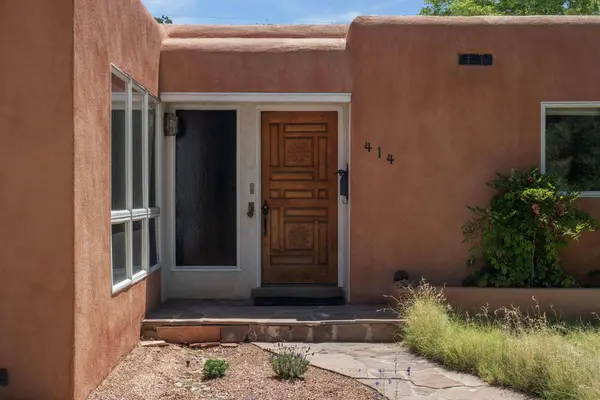 414 Vassar DR NE, Albuquerque, NM 87106
