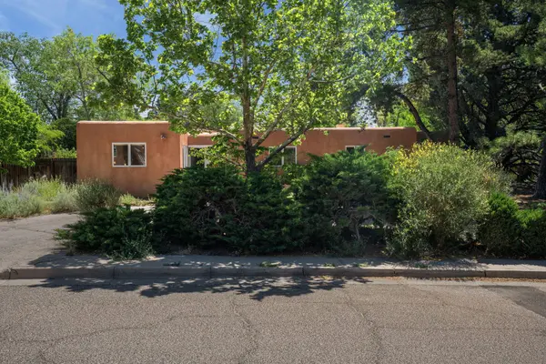 414 Vassar DR NE, Albuquerque, NM 87106