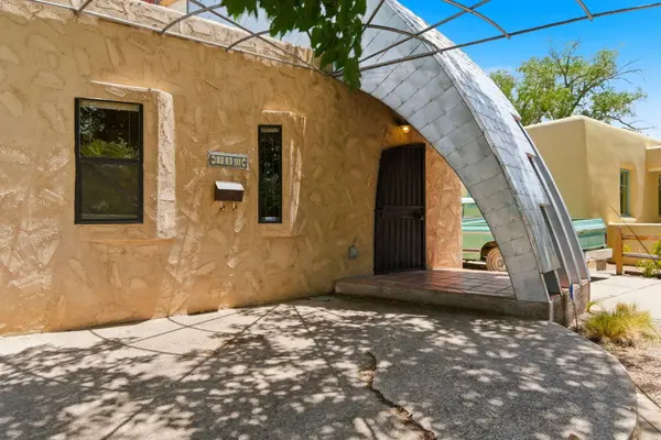 420 Aliso DR NE, Albuquerque, NM 87108