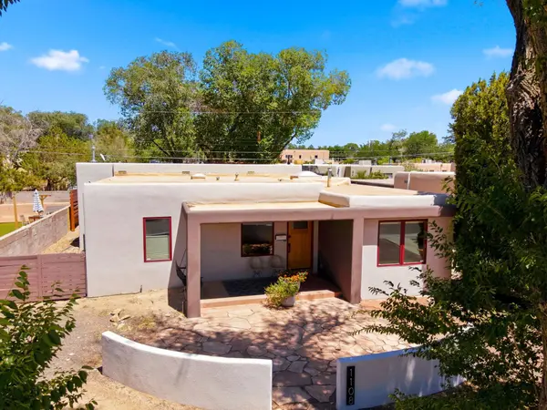 1108 Bryn Mawr DR NE, Albuquerque, NM 87106