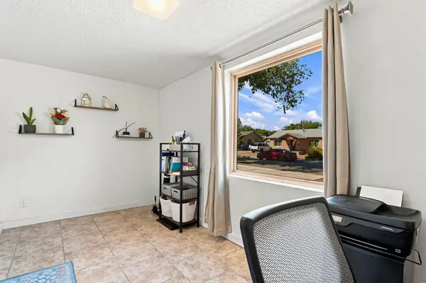 1112 Bryn Mawr DR NE, Albuquerque, NM 87106