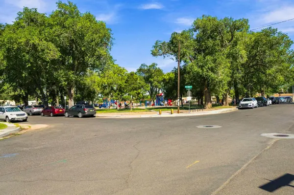 1112 Bryn Mawr DR NE, Albuquerque, NM 87106