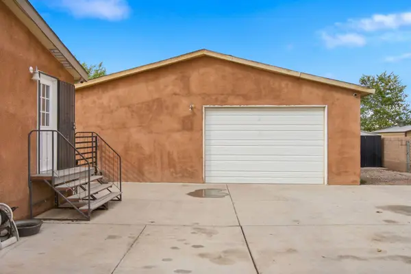 113 Hacienda RD NW, Albuquerque, NM 87114