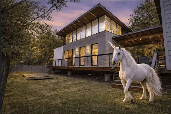 The Most Unexpected Home in Brentwood,Christi Davidson