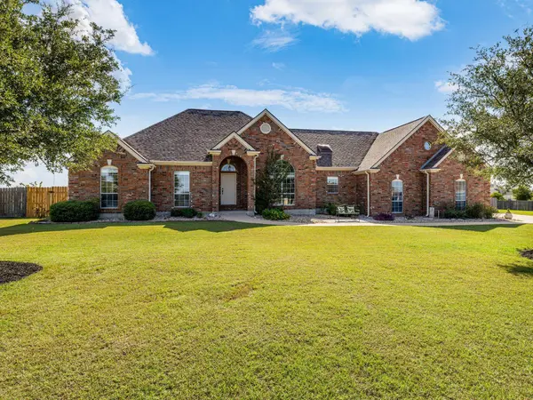 155 Comanche CIR, Hutto, TX 78634