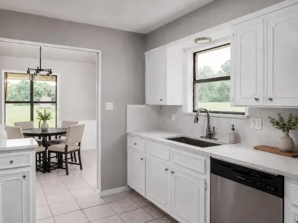 2707 North DR, Taylor, TX 76574