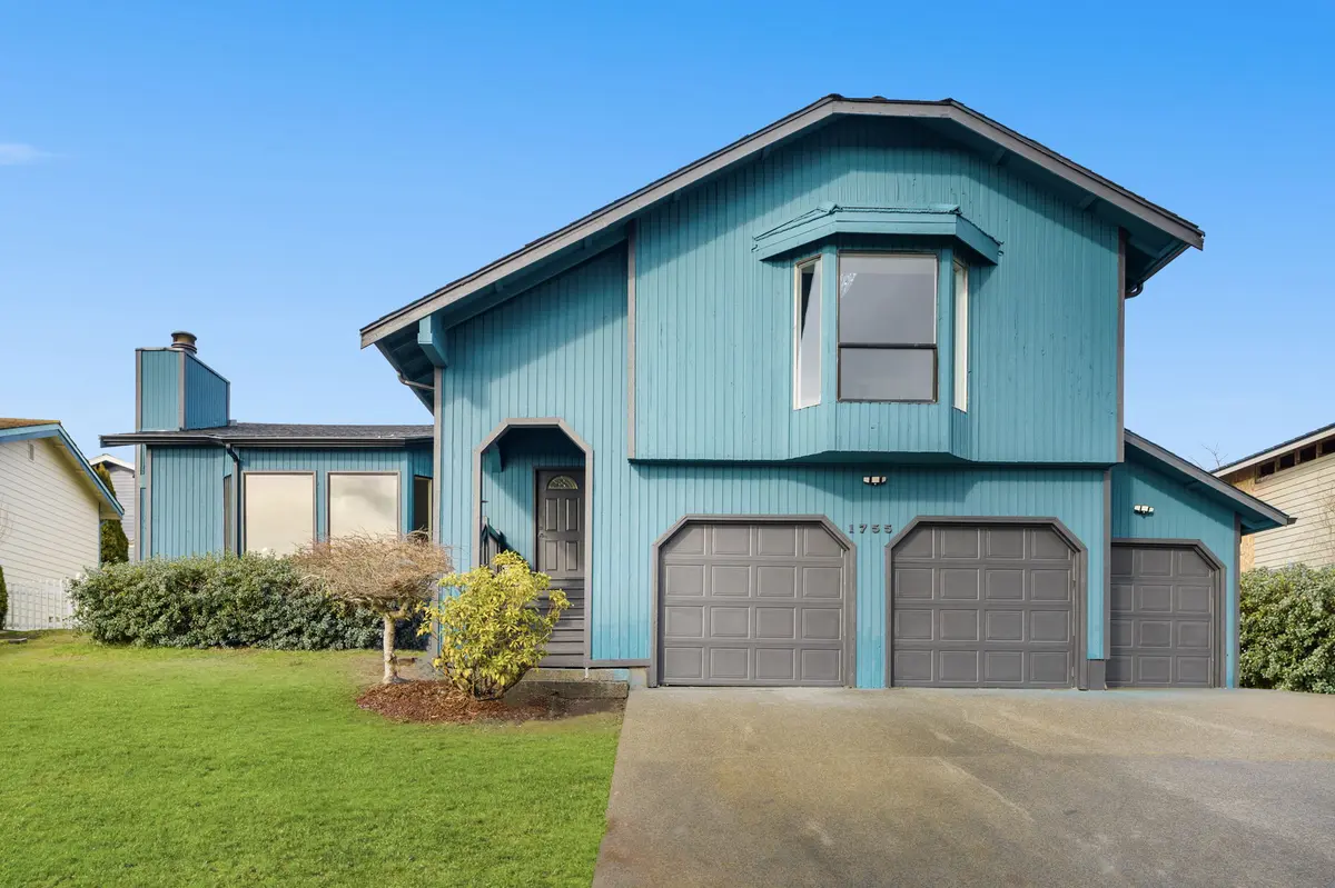 1755 57th St NE, Tacoma, WA 98422-1514