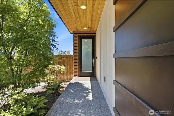 11795 155th AVE NE, Redmond, WA 98052