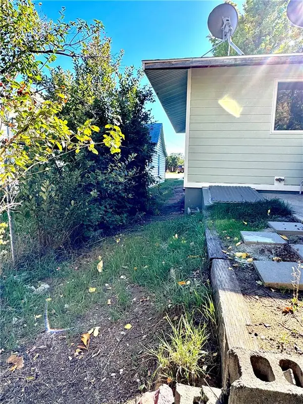 117 School ST, Fromberg, MT 59029