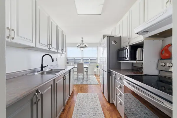 200 Jamieson Pkwy #1004, Cambridge, ON N3C 4B5