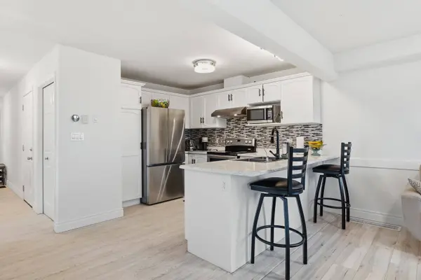 147 Kemp CRES #9, Guelph, ON N1E 0K1