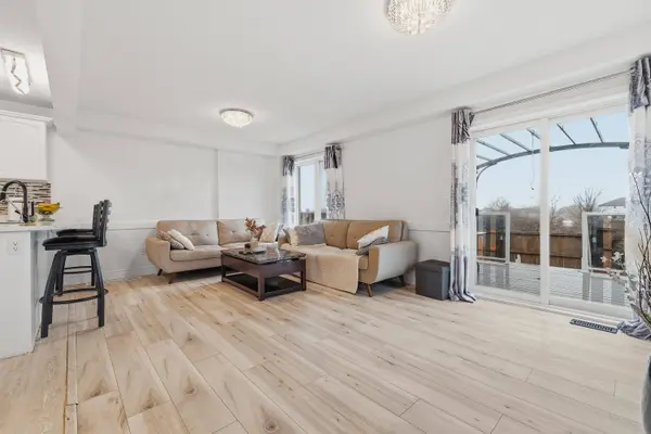 147 Kemp CRES #9, Guelph, ON N1E 0K1