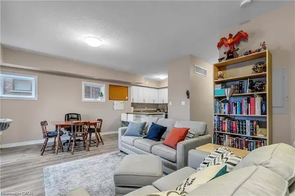 1116 Fairway Road N #B, Kitchener, ON N2A 0J3
