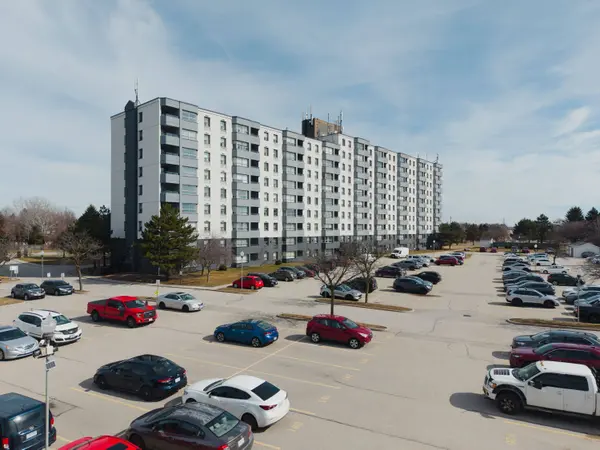 200 Jamieson Pkwy #1004, Cambridge, ON N3C 4B5