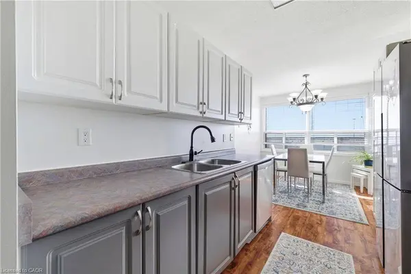200 Jamieson Parkway #1004, Cambridge, ON N3C 4B5