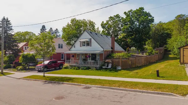 61 Hillview ST, Kitchener, ON N2H 5P9