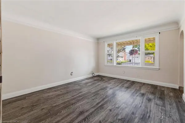 61 Hillview Street, Kitchener, ON N2H 5P9