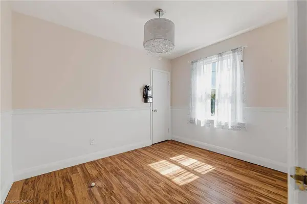 61 Hillview Street, Kitchener, ON N2H 5P9