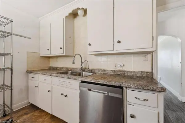 61 Hillview Street, Kitchener, ON N2H 5P9