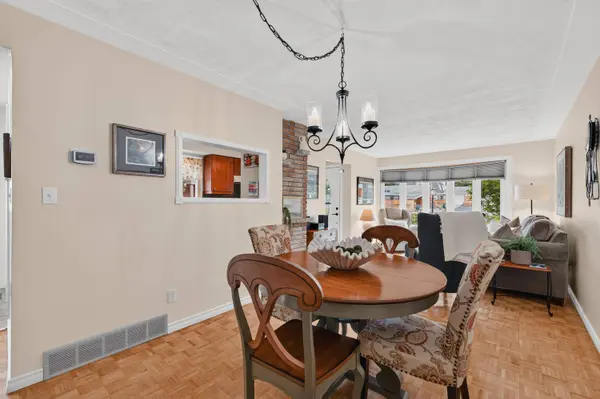 1393 Pineview AVE, Cambridge, ON N3H 4K4