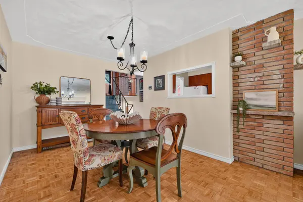 1393 Pineview AVE, Cambridge, ON N3H 4K4