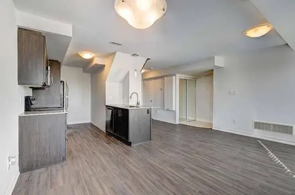 140 Daylily LN, Kitchener, ON N2R 0L7