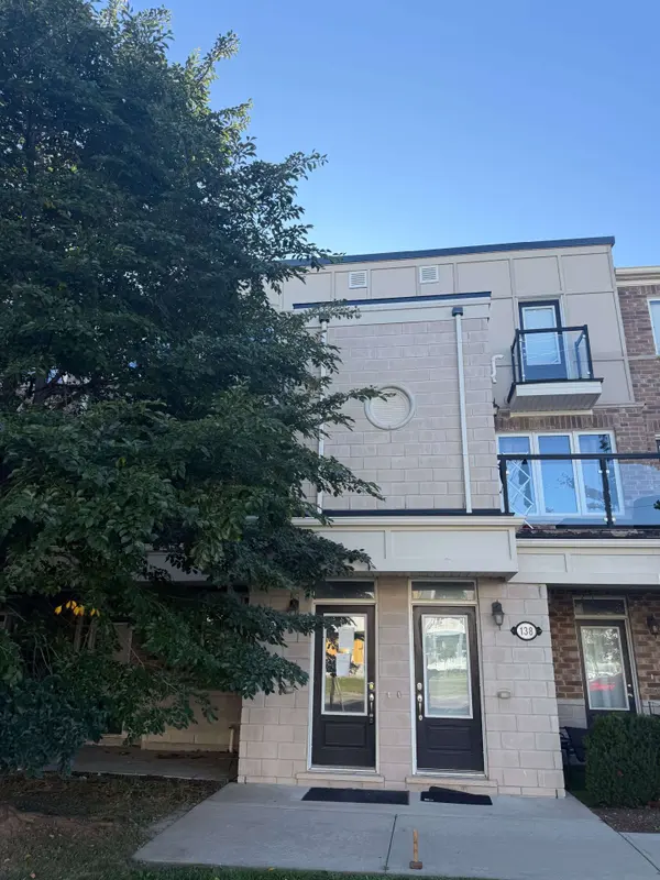 140 Daylily LN, Kitchener, ON N2R 0L7