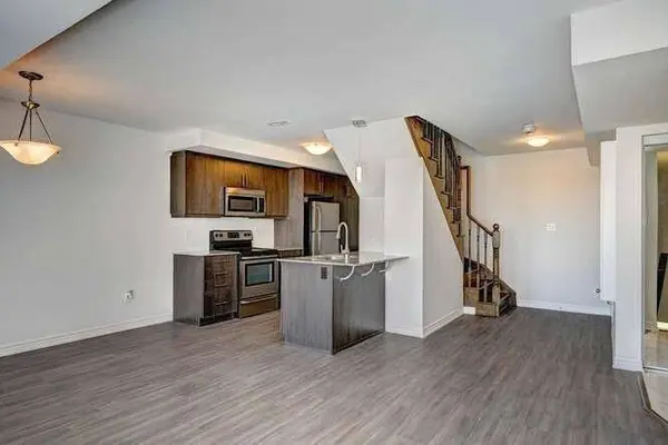 140 Daylily LN, Kitchener, ON N2R 0L7