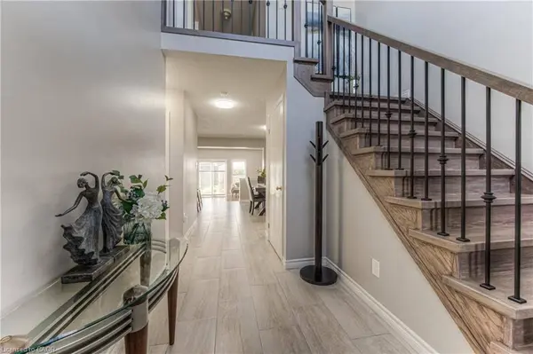 308 Colton CIR #Upper Level, Kitchener, ON N2A 4K1
