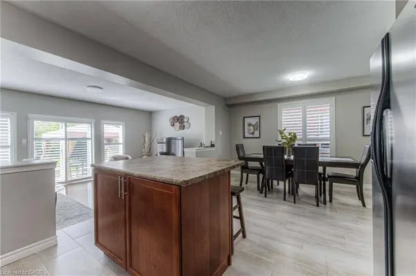 308 Colton CIR #Upper Level, Kitchener, ON N2A 4K1