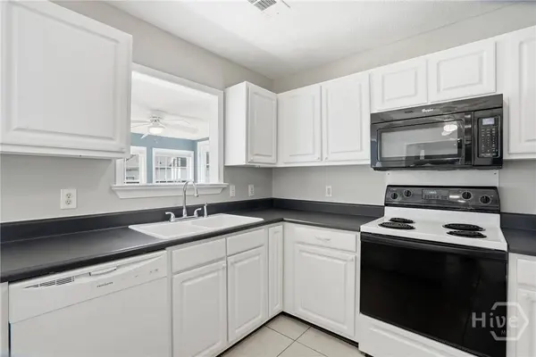 8 Snowy Egret CT, Savannah, GA 31419