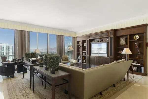 2747+Paradise+Rd+3701+Las+Vegas-29-mls