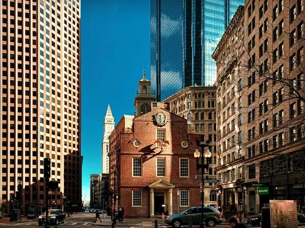 feature image of Living in Boston: Pros and Cons (2026) — The Real-Life Version