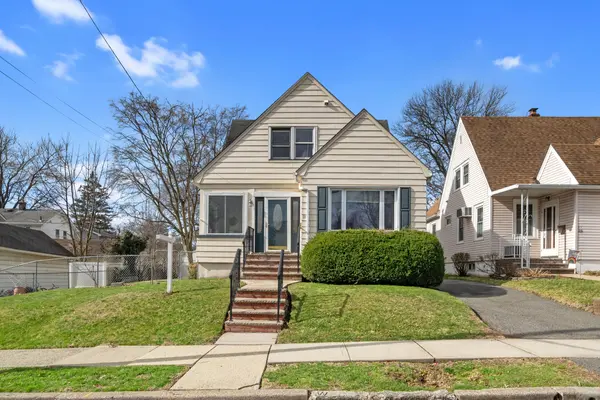 11 Cherry Pl, Nutley, NJ 07110-1713