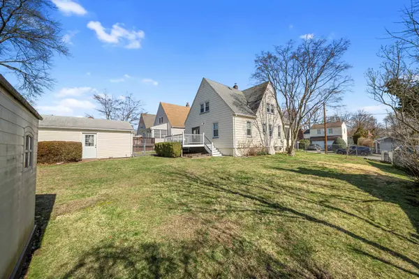 11 Cherry Pl, Nutley, NJ 07110-1713