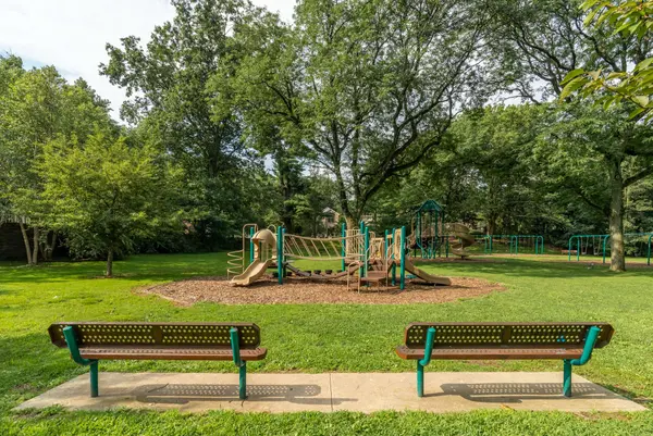 11 Cherry Pl, Nutley, NJ 07110-1713