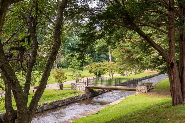 11 Cherry Pl, Nutley, NJ 07110-1713