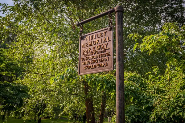 11 Cherry Pl, Nutley, NJ 07110-1713