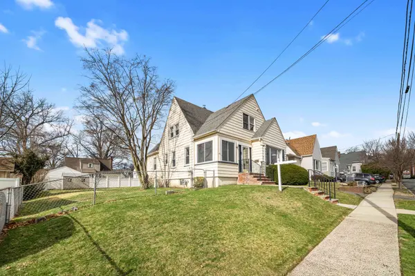 11 Cherry Pl, Nutley, NJ 07110-1713