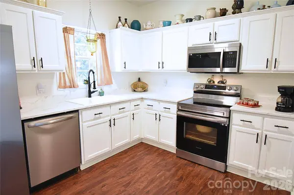 145 Lincoln Park RD #G, Burnsville, NC 28714