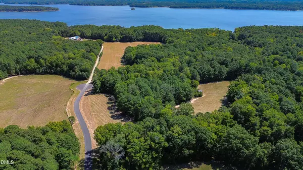 138 Lakeside DR, Chapel Hill, NC 27517